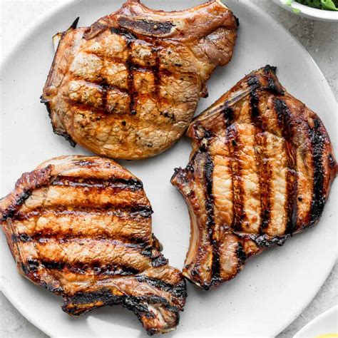 How to Grill Pork Chops (Juicy Grilled Pork Chops) - Karinokada