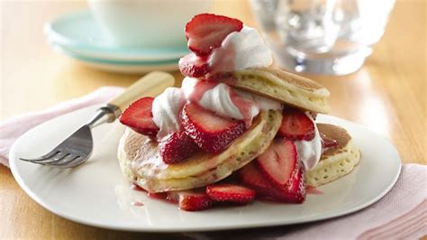 Strawberries and Cream Pancakes Recipe - BettyCrocker.com