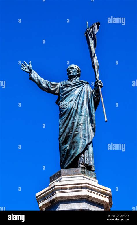 Father miguel hidalgo statue hi-res stock photography and images - Alamy