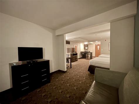 HOLIDAY INN EXPRESS & SUITES CARLSBAD BEACH - Updated December 2024 ...