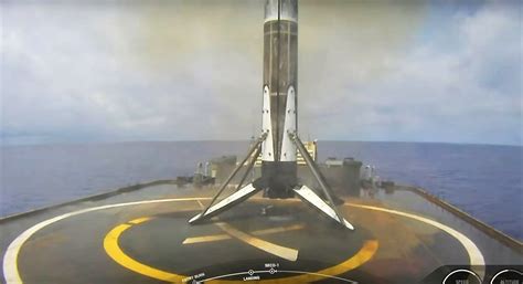 Published by Teslarati on 05/26/2021 The post SpaceX Starlink launch marks record Falcon fairing ...