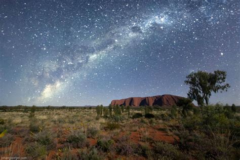 Uluru at night - Beautiful places. Best places in the world. Shut up ...