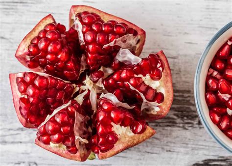 How to Peel a Pomegranate - This Healthy Table