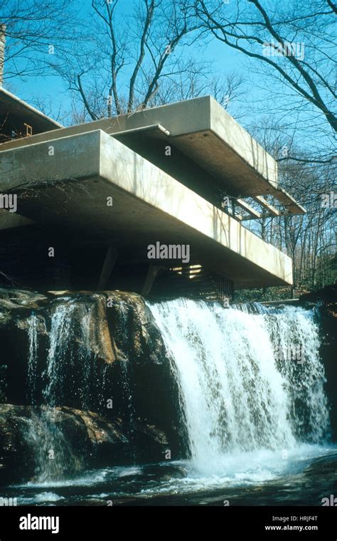 Fallingwater house hi-res stock photography and images - Alamy