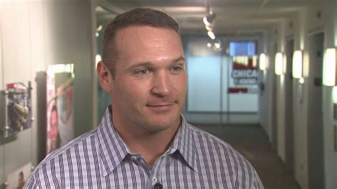 Brian Urlacher has hair! - ABC7 Chicago