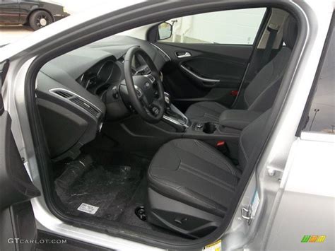 2013 Ford Focus Titanium Hatchback Interior Photos | GTCarLot.com