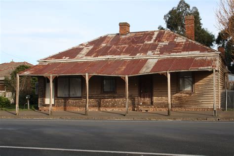 An old house in Lancefield, Victoria Australia | Abandoned farm houses, Australian homes ...