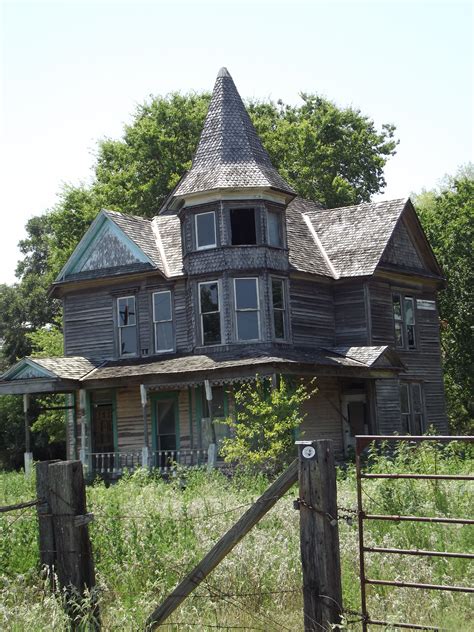 This home is in Texas.....Photography by Johnell Abandoned Mansion For Sale, Abandoned Farm ...