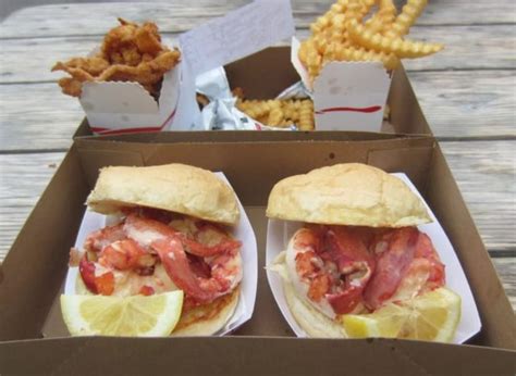 12 Best Lobster Rolls in New England