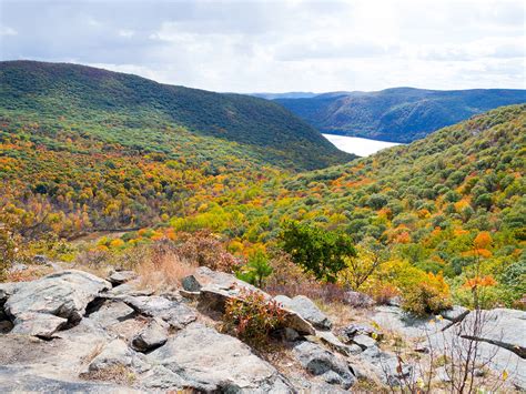 The 10 Best Fall Hiking Trails in the U.S. - Photos - Condé Nast Traveler