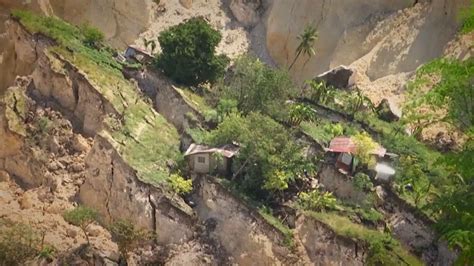 Death toll rises in Philippines landslide | Euronews