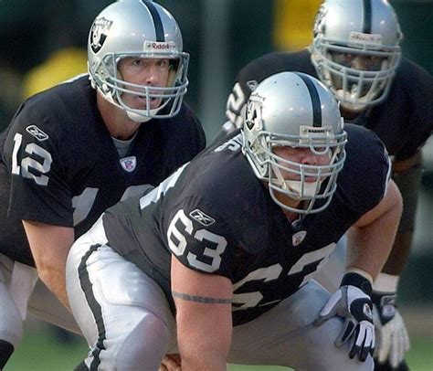 Ex-Raiders All-Pro Barret Robbins arrested on assault charge