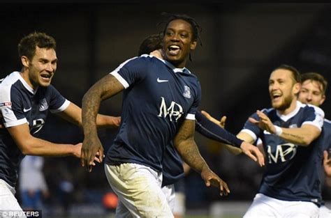 Nile Ranger celebrating another goal | Southend united, Southend, Striker