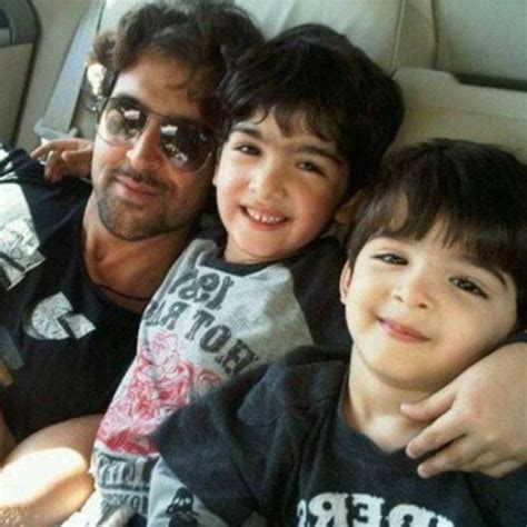 5 photos of Hrithik Roshan with sons Hrehaan-Hridhaan to take away your mid-week blues | IndiaToday