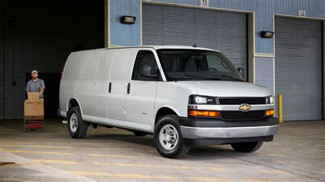 2021 Chevrolet Express 3500 Cargo Reviews, Pricing & Specs | Kelley Blue Book