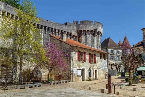 Best Castles in Dordogne - Historic European Castles