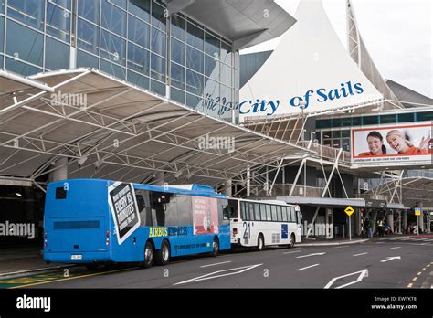 Shuttle buses outside auckland airport hi-res stock photography and images - Alamy