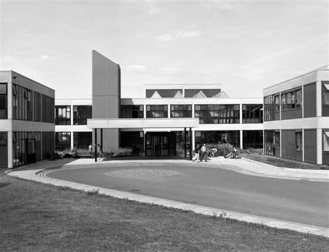 Queen Elizabeth Military Hospital, Stadium Road, Woolwich, London: the main entrance | RIBA pix