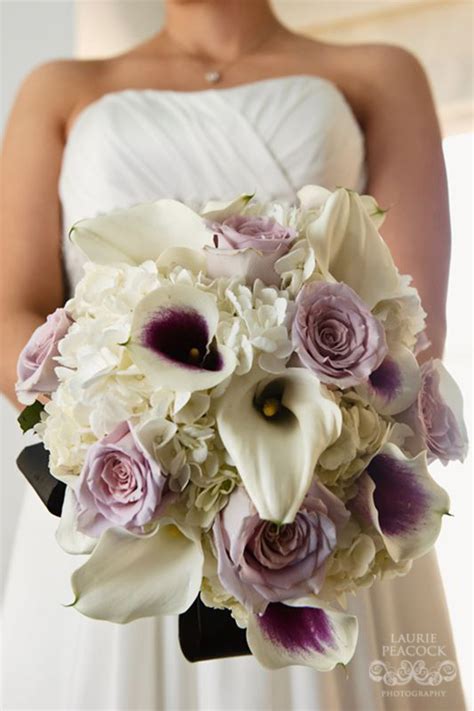 Bouquet Bridal: Lavender and White Bouquets