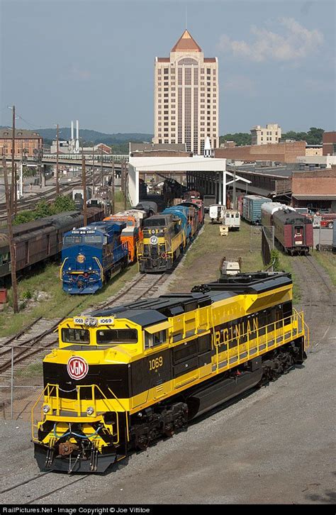 RailPictures.Net Photo: NS 1069 Norfolk Southern EMD SD70ACe at Roanoke ...