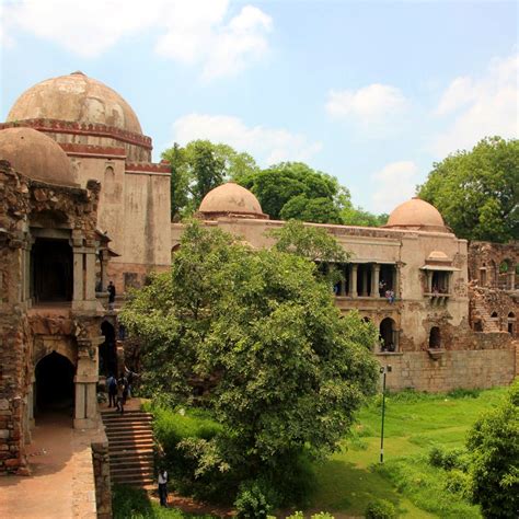 Spend A Day Amidst Nature At The Hauz Khas Fort | LBB, Delhi