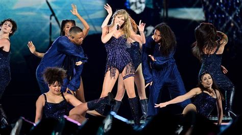 Taylor Swift Dublin concerts: A Cruel Summer for some fans - BBC News