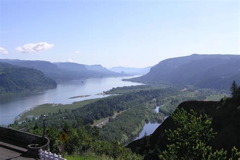 Multnomah Falls & Columbia River Gorge Tour - 4.5 Hours (PDX03) | Gray Line