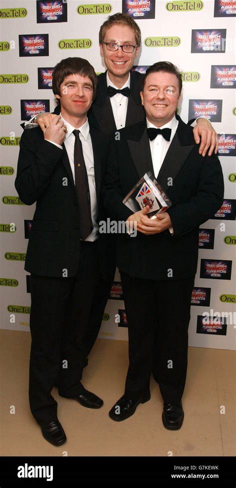 Noel Gallagher with Stephen Merchant and Ricky Gervais Stock Photo - Alamy