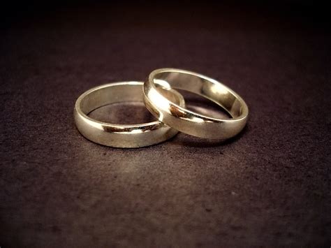 File:Wedding rings.jpg - Wikimedia Commons