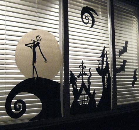 Halloween window silhouettes – DIY ideas and useful decor tips