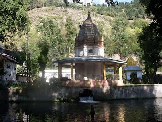 CHINAR SHADE : ANANTNAG TOWN OF KASHMIR