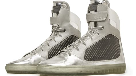 NASA's iconic moon boots are now a sick pair of sneakers you can buy ...