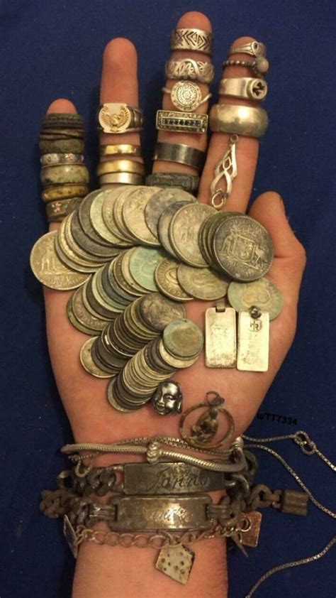 Metal Detecting Finds (39 pics)