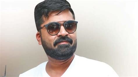 Simbu Makes Fools Of His Fans - Varnam MY