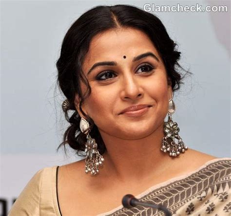 DIY: Vidya Balan Traditional Earthy Makeup