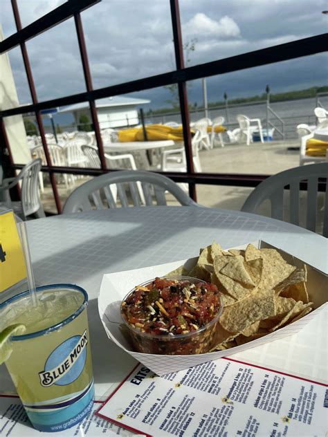 Grafton's The Loading Dock: views, food, music, best salsa