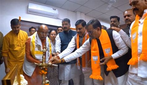 Several Congress leaders including former MLA join BJP ahead of Lok ...