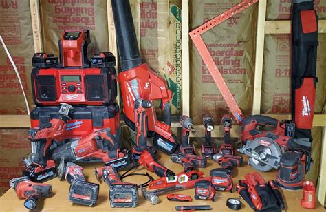 My red fleet. New levels and tool bag I got myself for christmas. : MilwaukeeTool