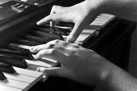 Piano Hands by omnijafar on DeviantArt