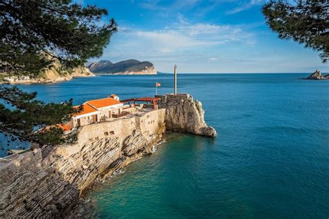 Premium Photo | Stunningly located old medieval fortress in petrovac