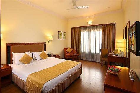 Royal Court 𝗕𝗢𝗢𝗞 Madurai Hotel 𝘄𝗶𝘁𝗵 𝗙𝗥𝗘𝗘 𝗖𝗮𝗻𝗰𝗲𝗹𝗹𝗮𝘁𝗶𝗼𝗻