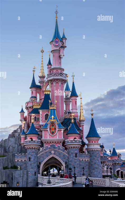 Sleeping Beauty Castle Disneyland Paris Disneyland Pa - vrogue.co