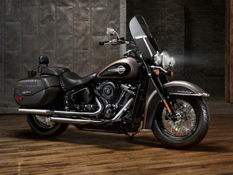 Harley-Davidson 2018 Softail Range Launched In India; Launch Price, Specifications, Features ...