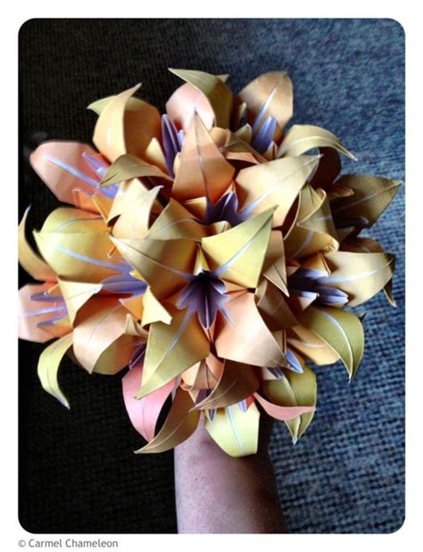 Lilies/Tulips | Origami lily, Paper flowers, Origami paper