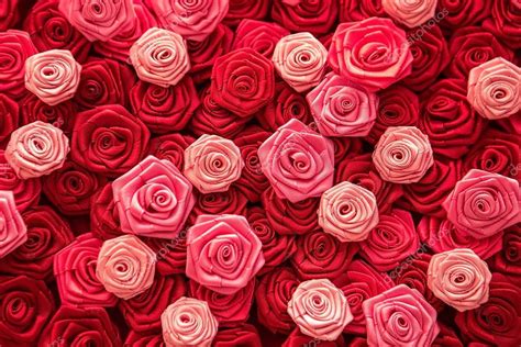 Red And Pink Roses Background