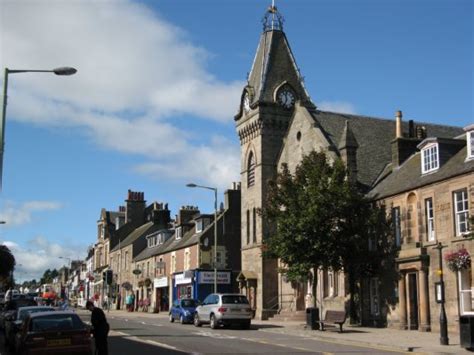 Auchterarder High Street @ High.St - High Street shops and High St businesses.