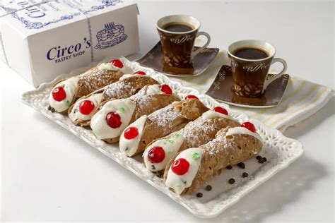 10 CAN'T MISS Cannolis in New York City (To Satisfy a Craving)