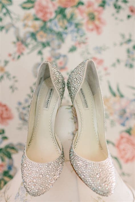 25+ Comfortable Wedding Flats for Brides - Deer Pearl Flowers