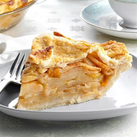 25 Thanksgiving Apple Pie Recipes You'll Love | Taste of Home