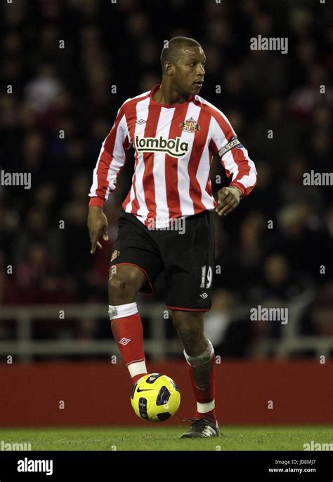 TITUS BRAMBLE SUNDERLAND FC SUNDERLAND FC STADIUM OF LIGHT SUNDERLAND ...